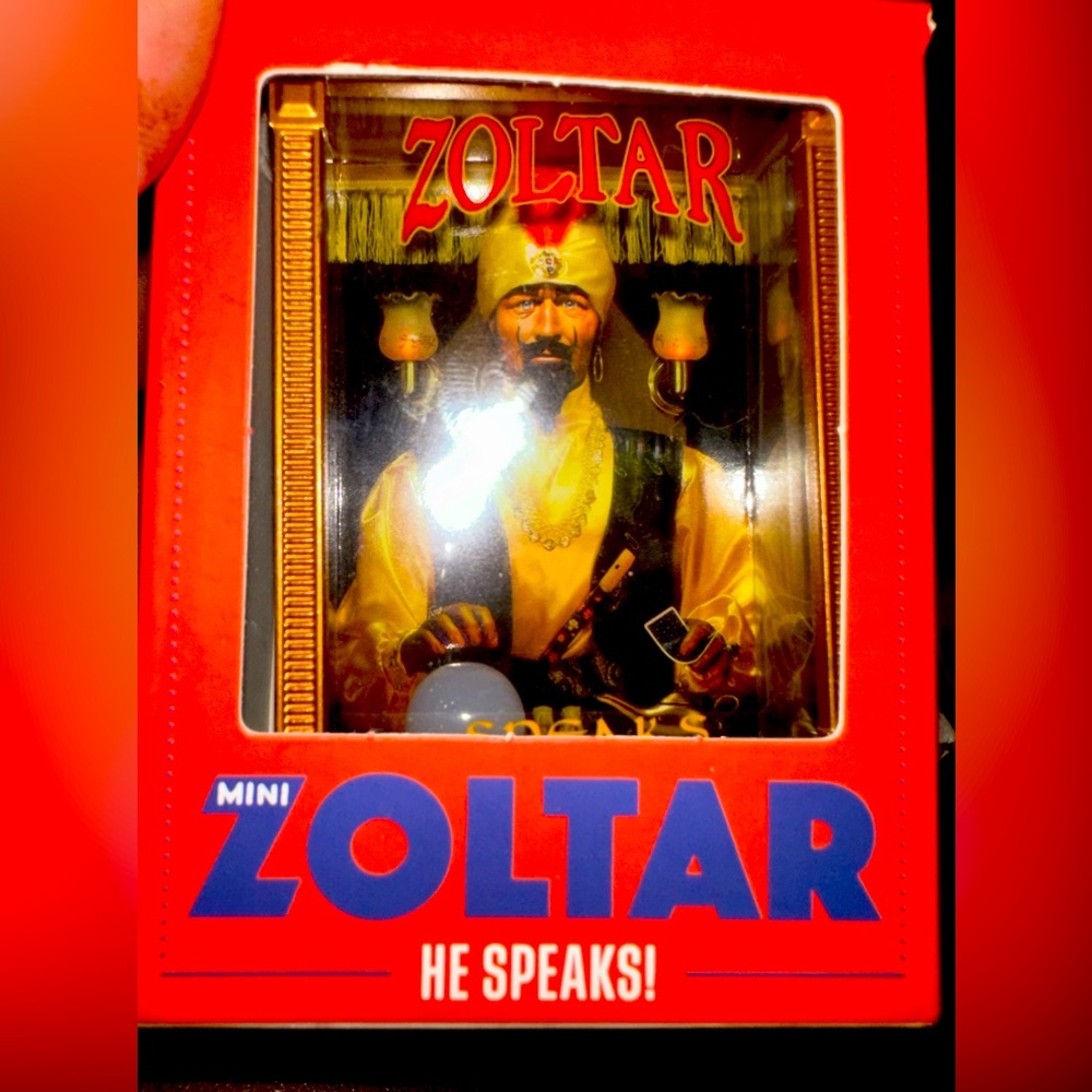 Minis Zoltar speaks your fortune and operates like the original Zoltar